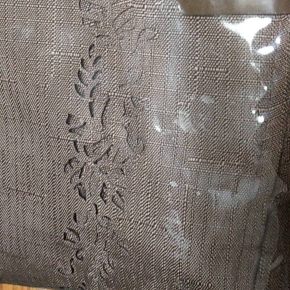 Holiday at Home tablecloth sz 70in round - Picture 6 of 6